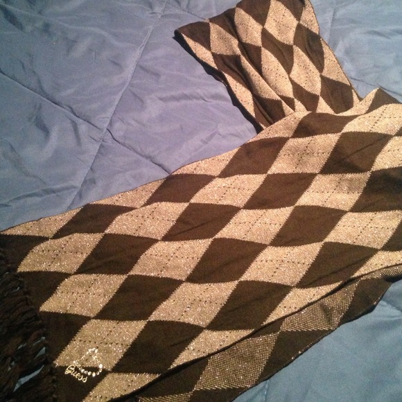 ❄️guess scarf ❄️ - Picture 2 of 3