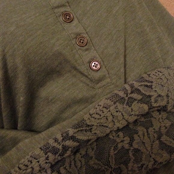 SOLD-Army green long sleeve top - Picture 4 of 4