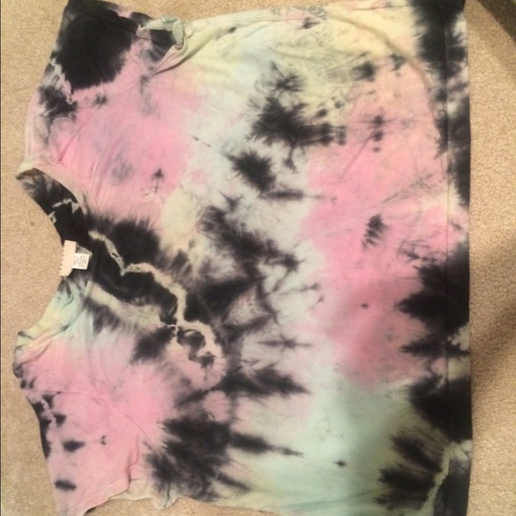 Open back tee shirt