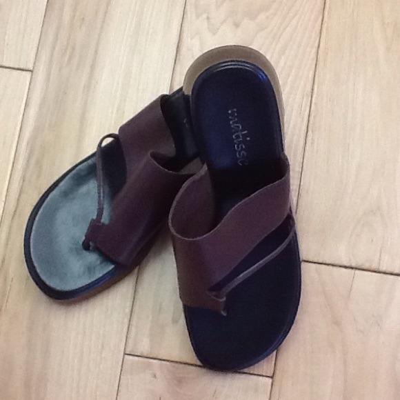 Brand new without tag shoes SOLD - Picture 2 of 4