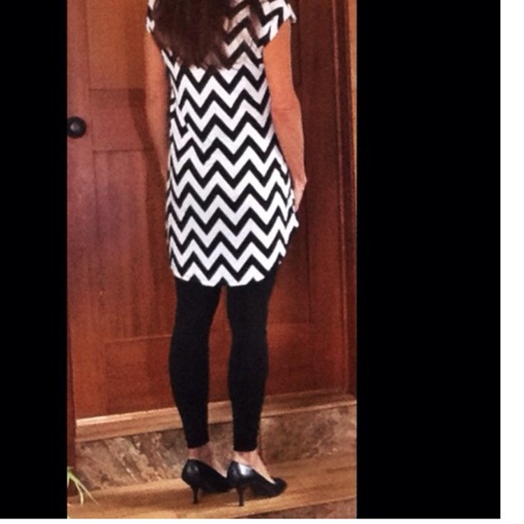 GORGEOUS HIGH/LOW CHEVRON BLOUSE!❤️ - Picture 2 of 4
