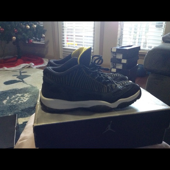 Retro  jordan low 11
