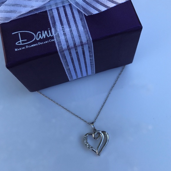 New Daniel Jewelers Mother's Pendant - Picture 6 of 8