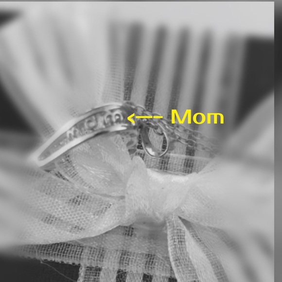 New Daniel Jewelers Mother's Pendant - Picture 3 of 8