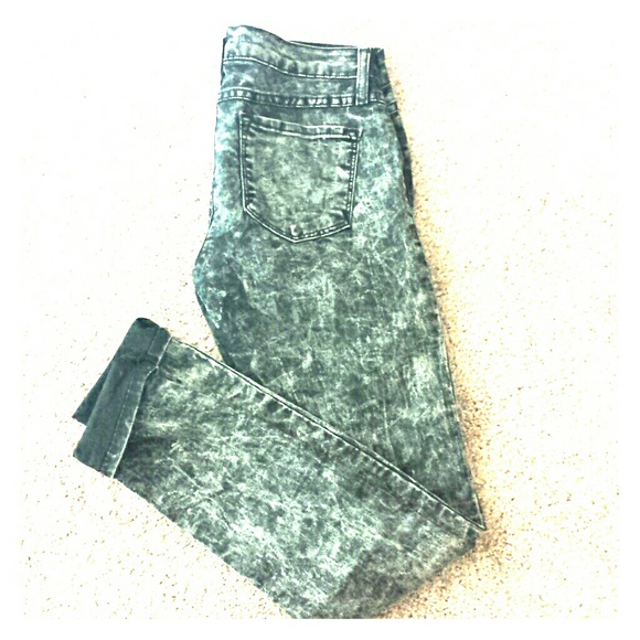 Retro, black jeggings.