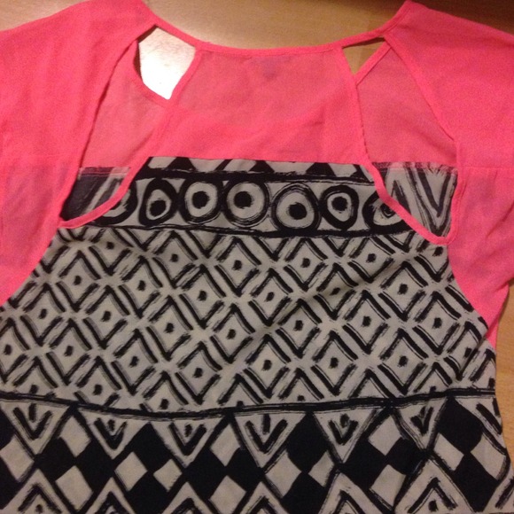 Sheer Aztec tee - Picture 2 of 4