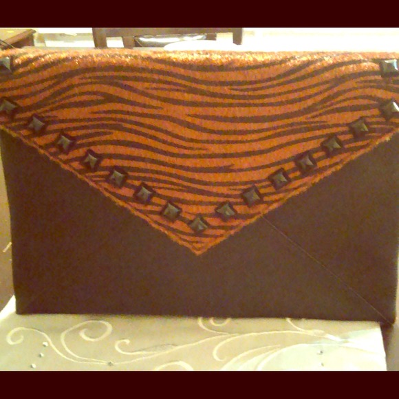 Leopard Clutch