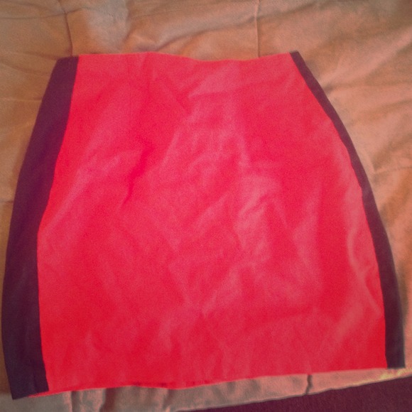 Russian Red Pencil Skirt - Picture 1 of 2