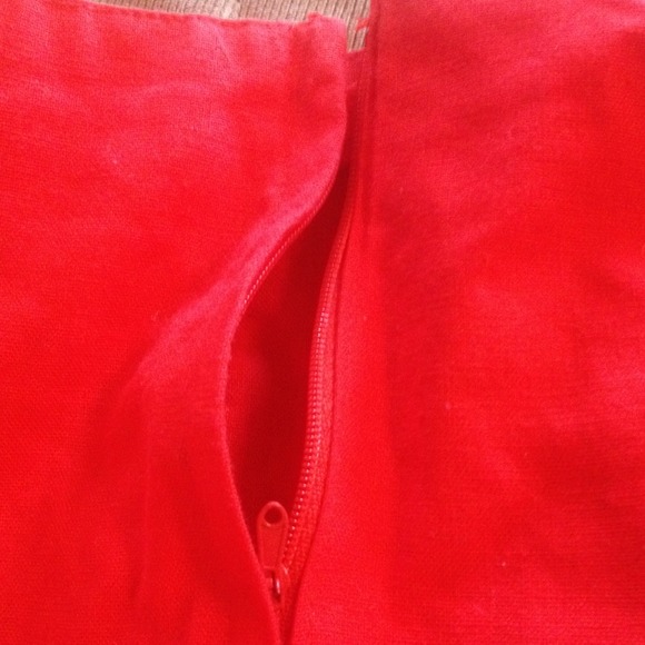 Russian Red Pencil Skirt - Picture 2 of 2