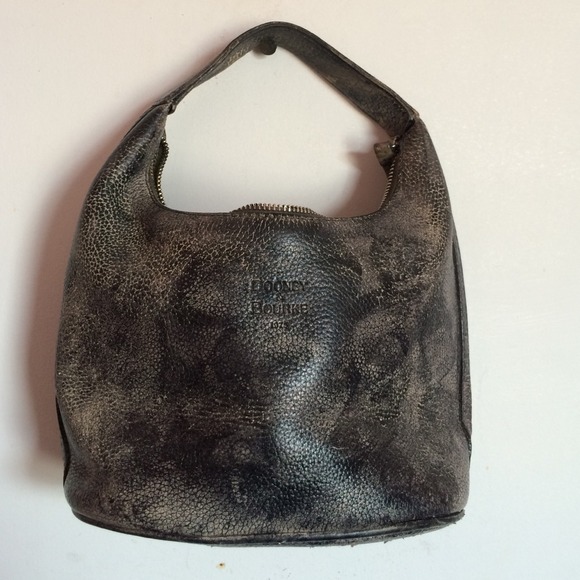 ❤️Authentic Dooney and Bourke Bucket bag❤️