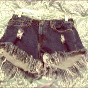 Vintage dark denim high waisted shorts! Size Large