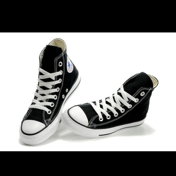 Black converses size 7 in women's