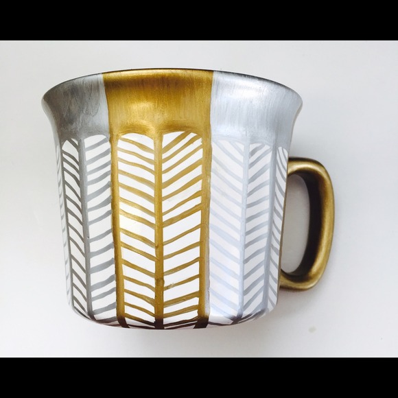 🚩SOLD🚩Hand painted oversized mug - Picture 2 of 4