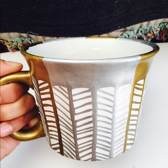 🚩SOLD🚩Hand painted oversized mug - Picture 4 of 4