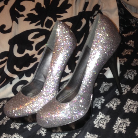 High heels😊👠 - Picture 2 of 2