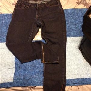 Skinny jeans with zipper sides