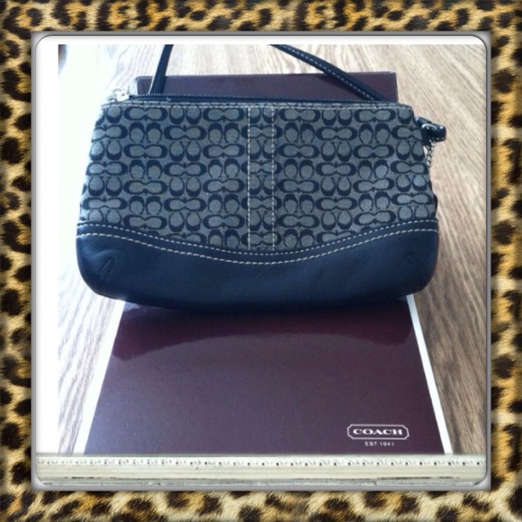 Authentic Coach Ensemble - Picture 3 of 4