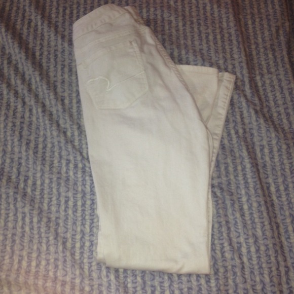 White American Eagle Skinny Jeans