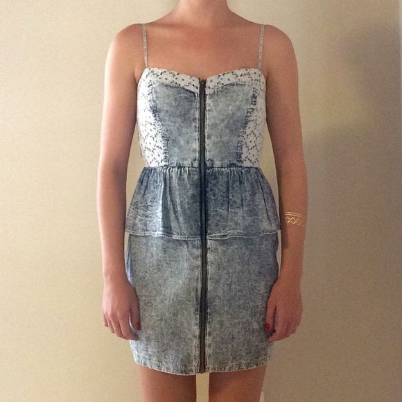 ✨HP✨ Denim & Lace Dress