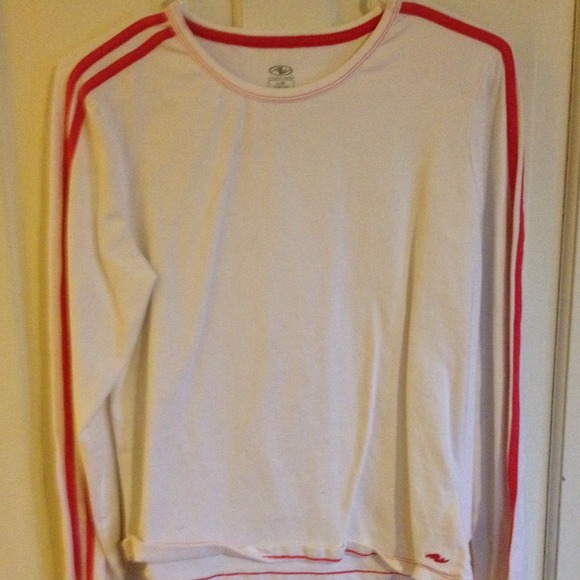 Basic white long sleeved shirt w hot pink stripes