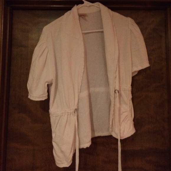 White short sleeve sweater