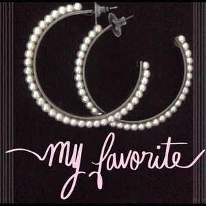 ⚡️24 HR FLASH SALE⚡️Kardashian pearl hoop earrings