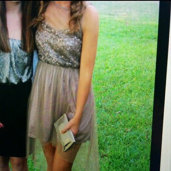 Beautiful high-low sequin dress! - Picture 3 of 4