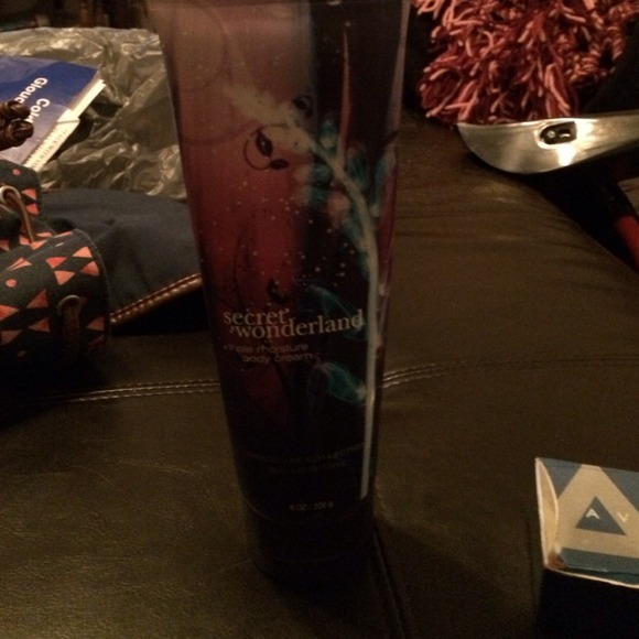 Secret wonderland body cream