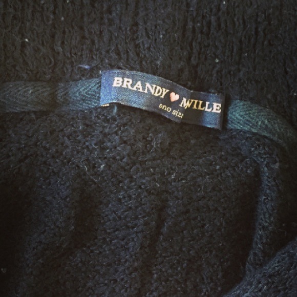 Brandy Melville Super soft hoodie black - Picture 3 of 4