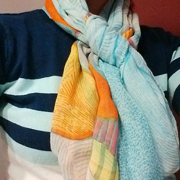 Scarf bundle!! 6 beautiful scarfs!! - Picture 3 of 4