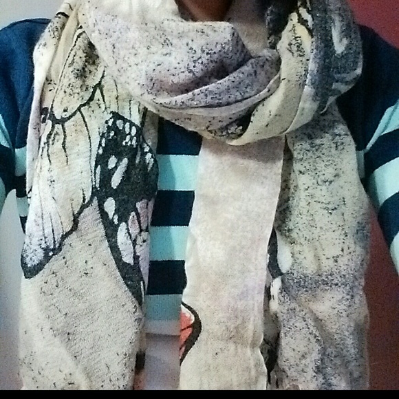 Scarf bundle!! 6 beautiful scarfs!! - Picture 4 of 4