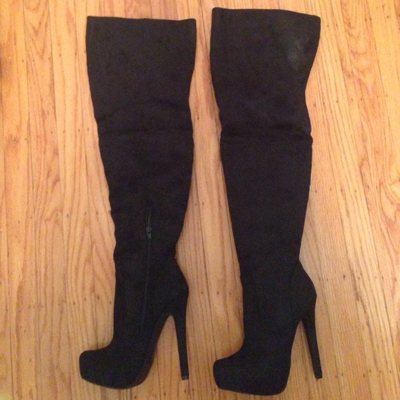 Brand new Black suede tight high boots