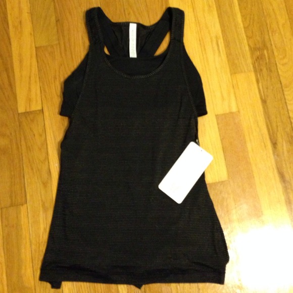 Lululemon work out top.
