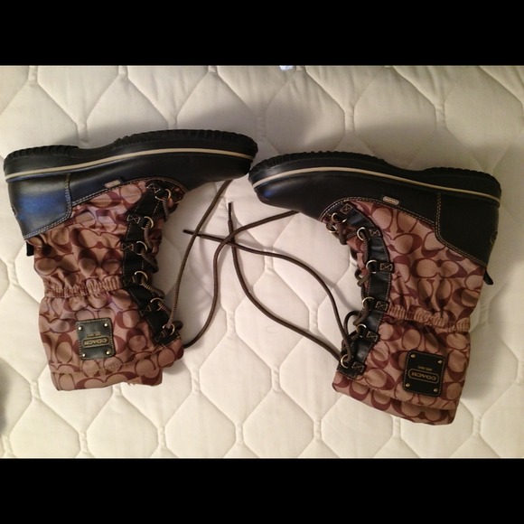 Coach boots