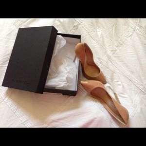 Nude Pumps!!!