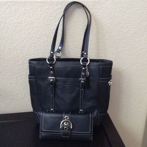 *~*~*~* Coach Tote and wallet*~*~*~*