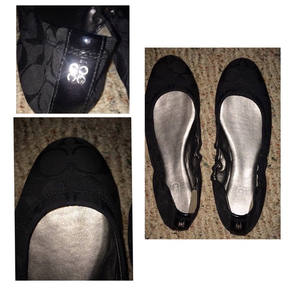 🚫HOLDING🚫Coach flats