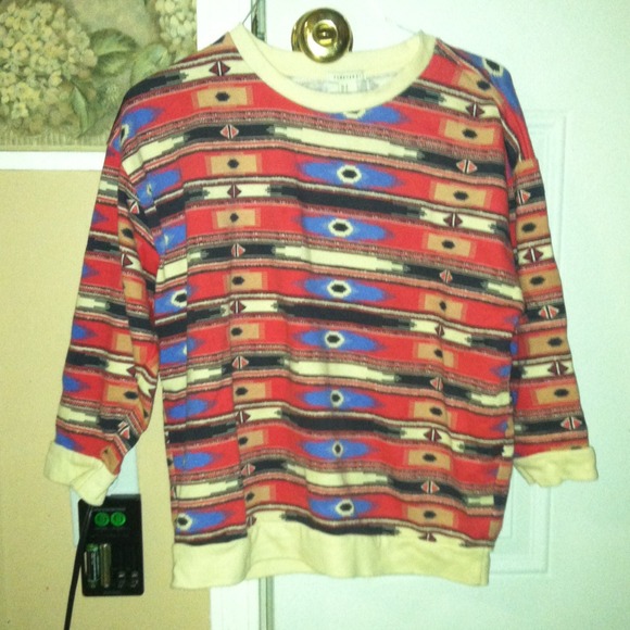 Forever 21 aztec crewneck sweatshirt