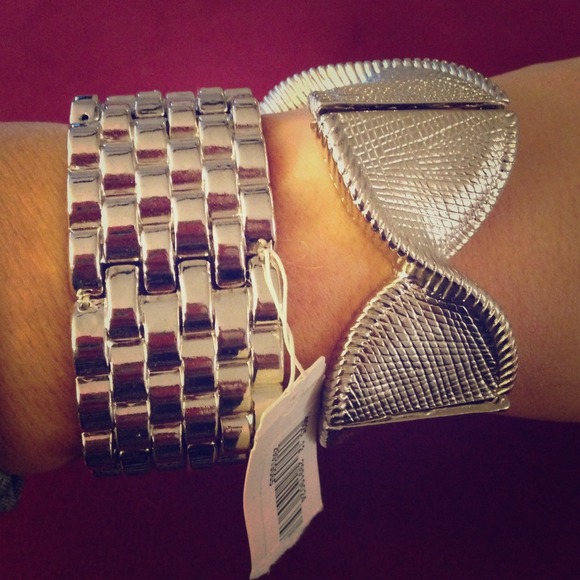 💥Sold💥Silver bracelets