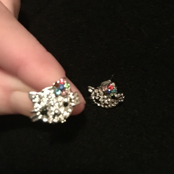 Hello kitty rhinestone earrings