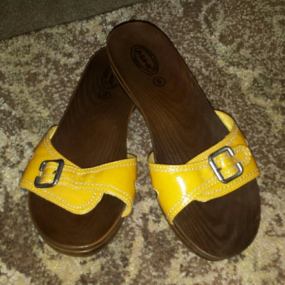 Sandals - Picture 2 of 3