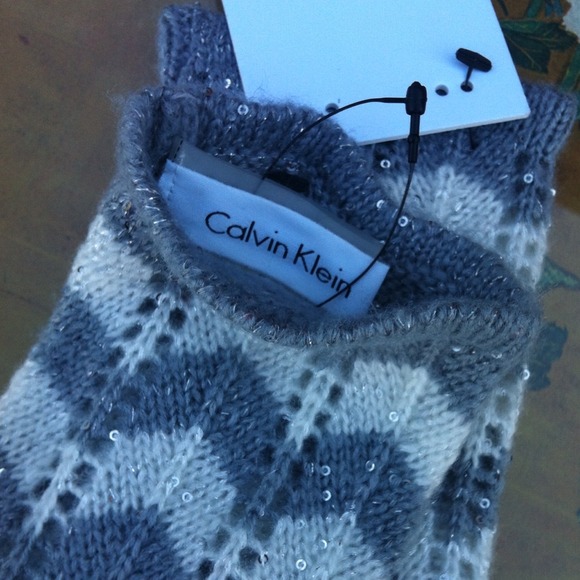 SOLD NWT Calvin Klein grey/white touchscreen glove - Picture 2 of 4