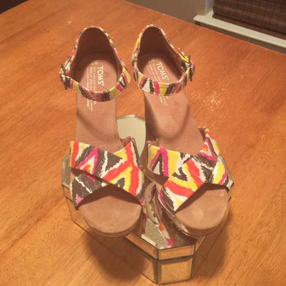 TOMS Shoes - Toms Wedges