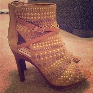 [Reduced!!] BCBGMAXAZRIA heels