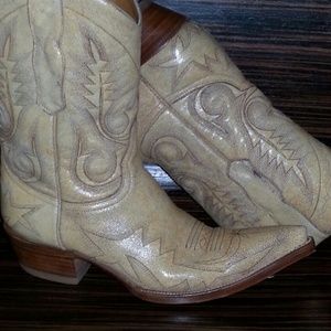 The Old Crinco-Boots & Belts Co.