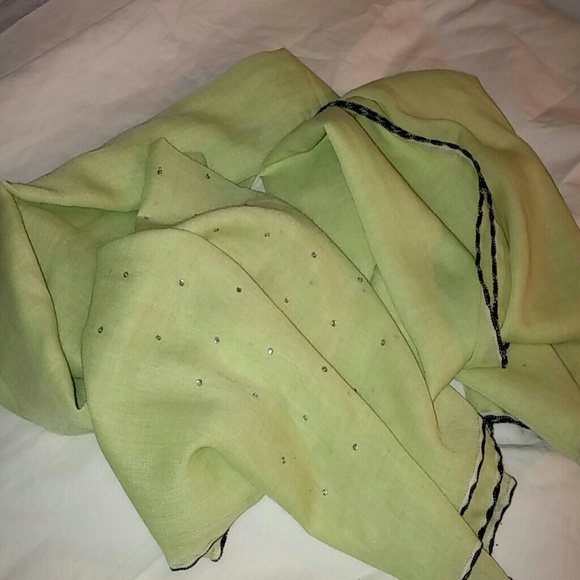 Beautiful green w/crystals w/Blk trim