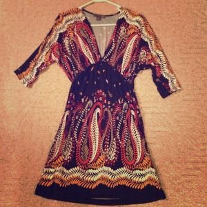 NWOT 3/4 sleeve V-neck dress