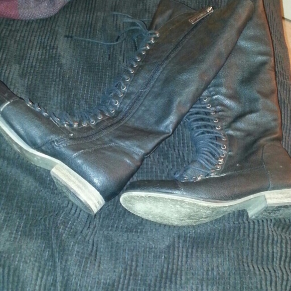 Combat boots