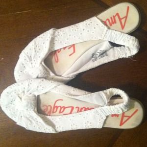 American eagle white flats/sandals
