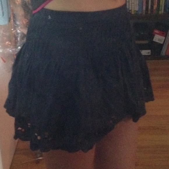 Cute miniskirt - Picture 1 of 4